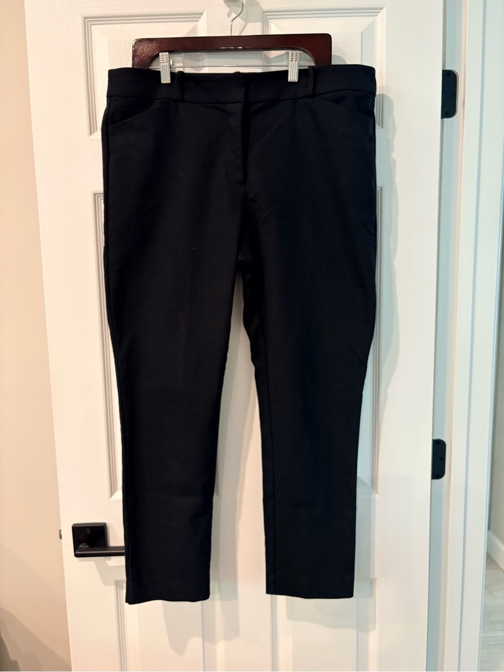 LOFT Black Cropped Straight Ankle Pants